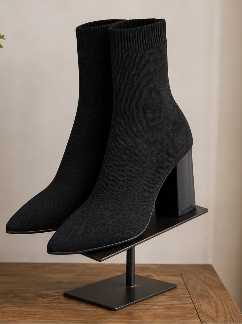 Steve Madden Black Knit Sock Booties 8.5-9 Pointed Toe Block Heel Office Siren